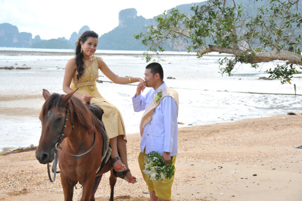 普吉岛(Phuket) 骑马个性婚礼