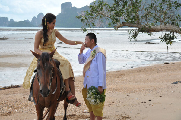 普吉岛(Phuket) 骑马个性婚礼