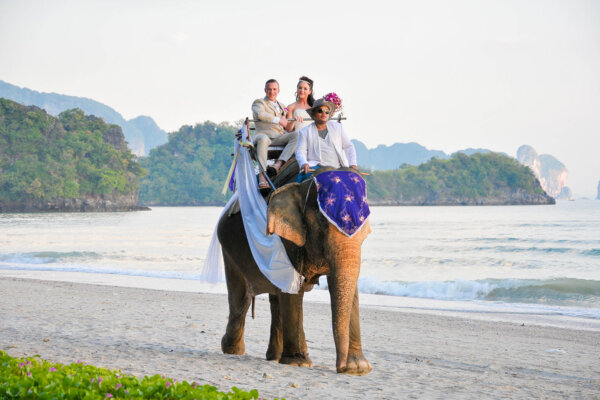 拷叻海滩(Khao-lak Beach) 大象婚礼仪式