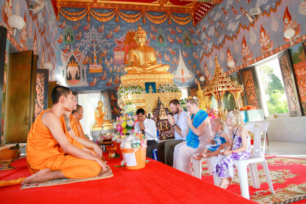 喀比(Krabi) 佛教寺廟婚禮