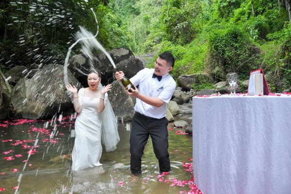 普吉岛(Phuket) 瀑布结婚典礼