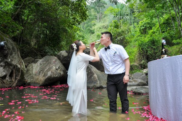 普吉岛(Phuket) 瀑布结婚典礼