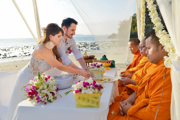 佛教海滩 续约婚礼